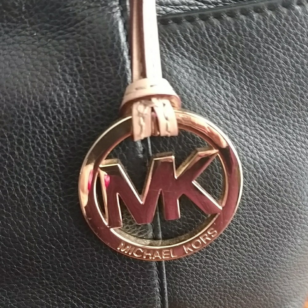 Michael Kors black leather purse - Picture 7 of 7